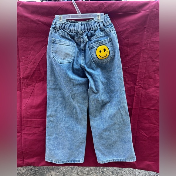 SHEIN KIDS Smiley Face Jeans - Picture 4 of 4